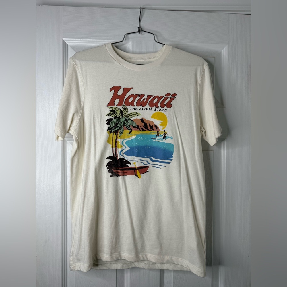Old Navy Cream and Red Hawaii Graphic Tee